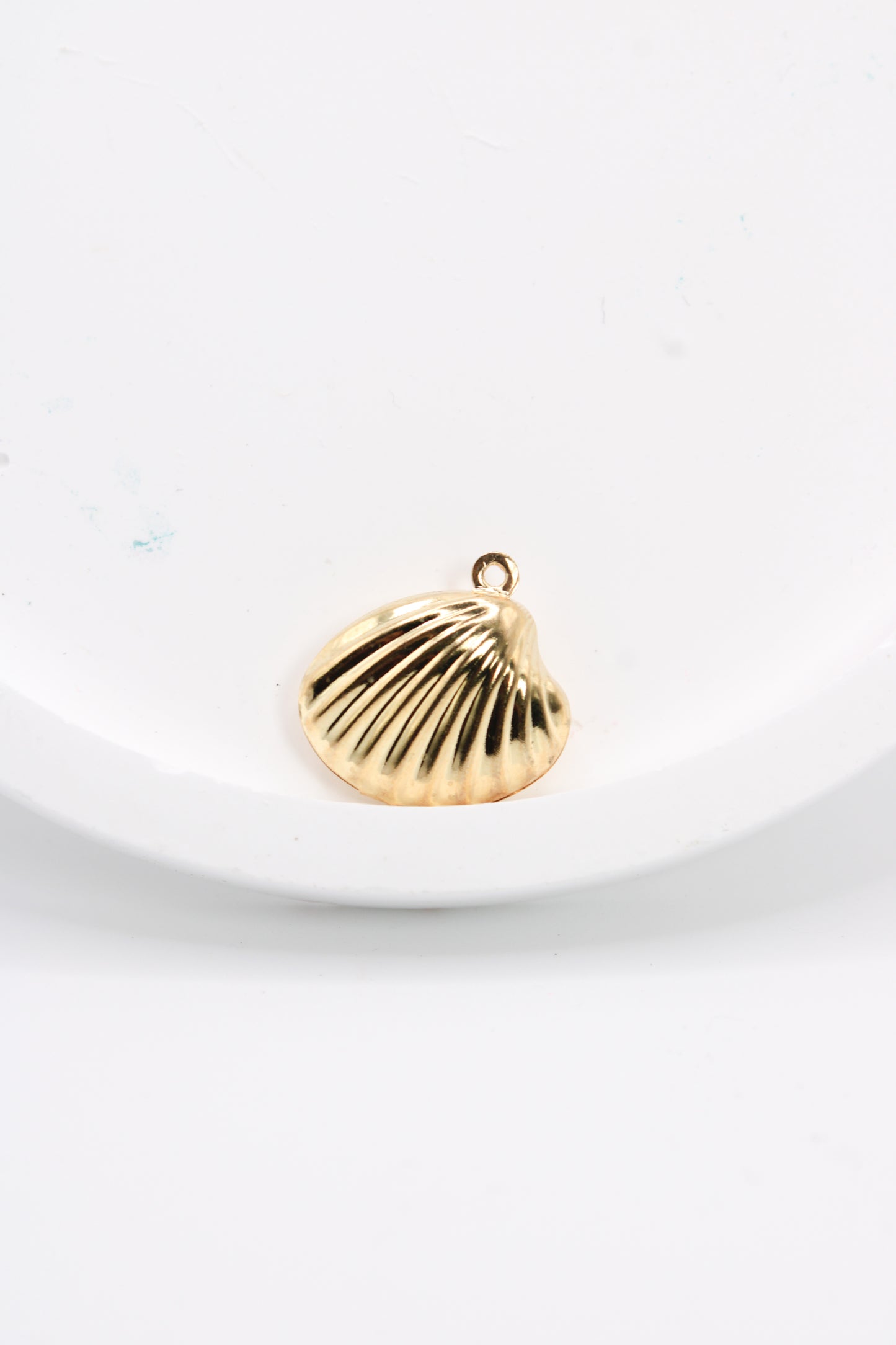 Concha charm