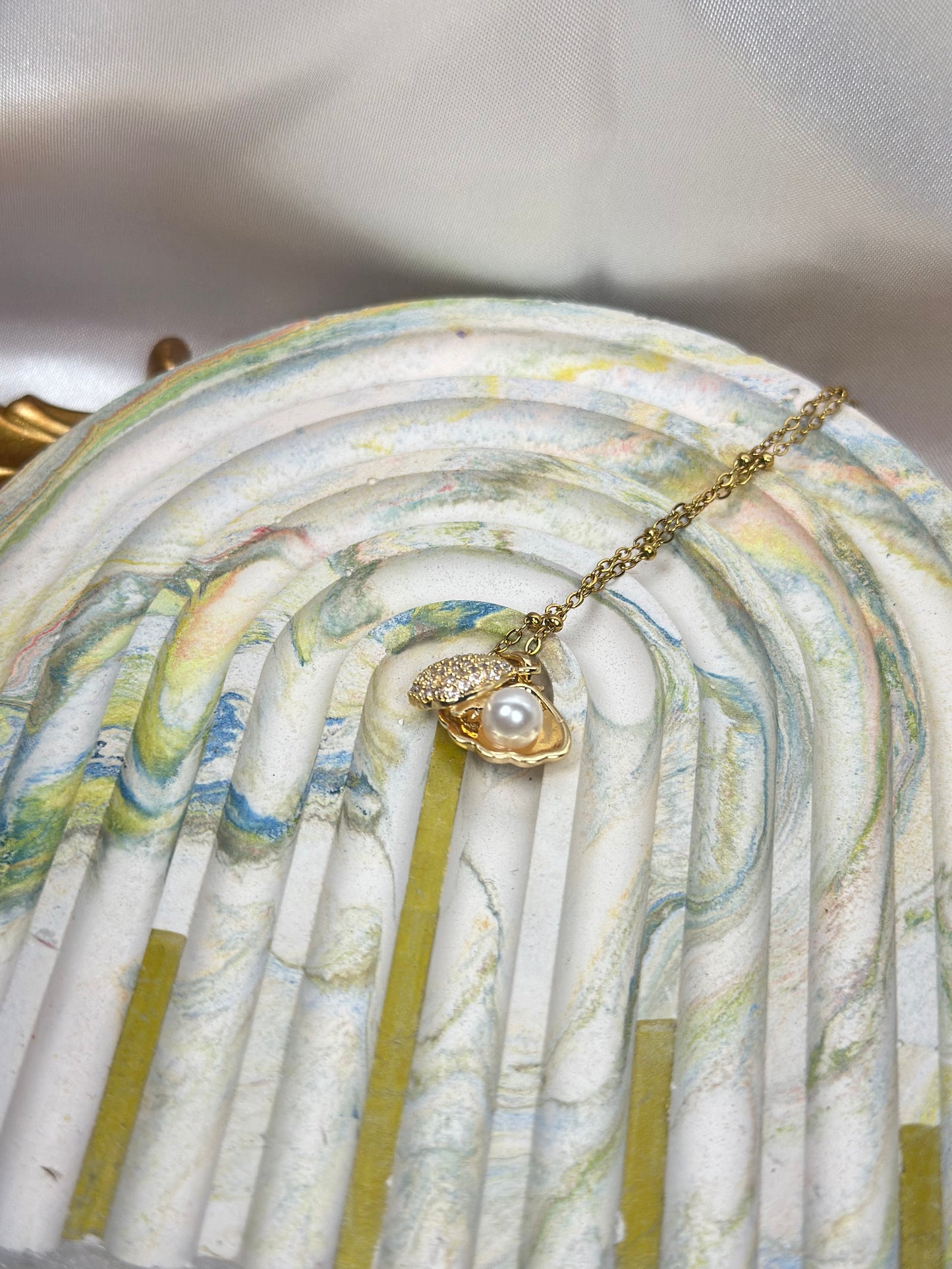 Concha Necklace