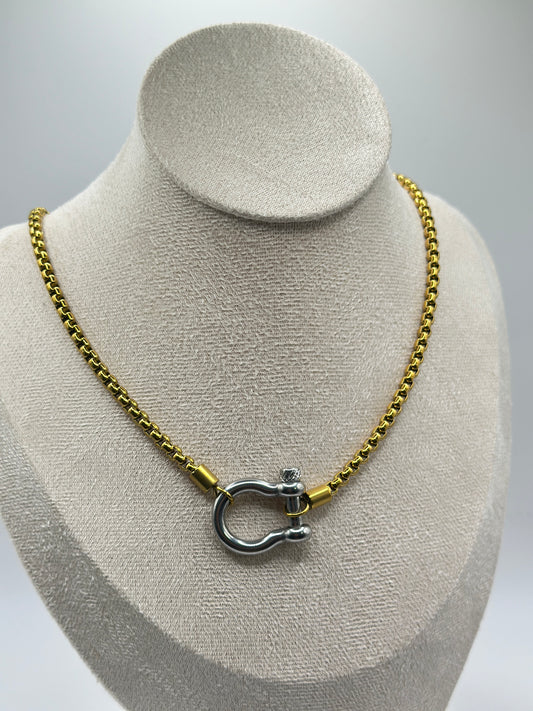Clau Necklace