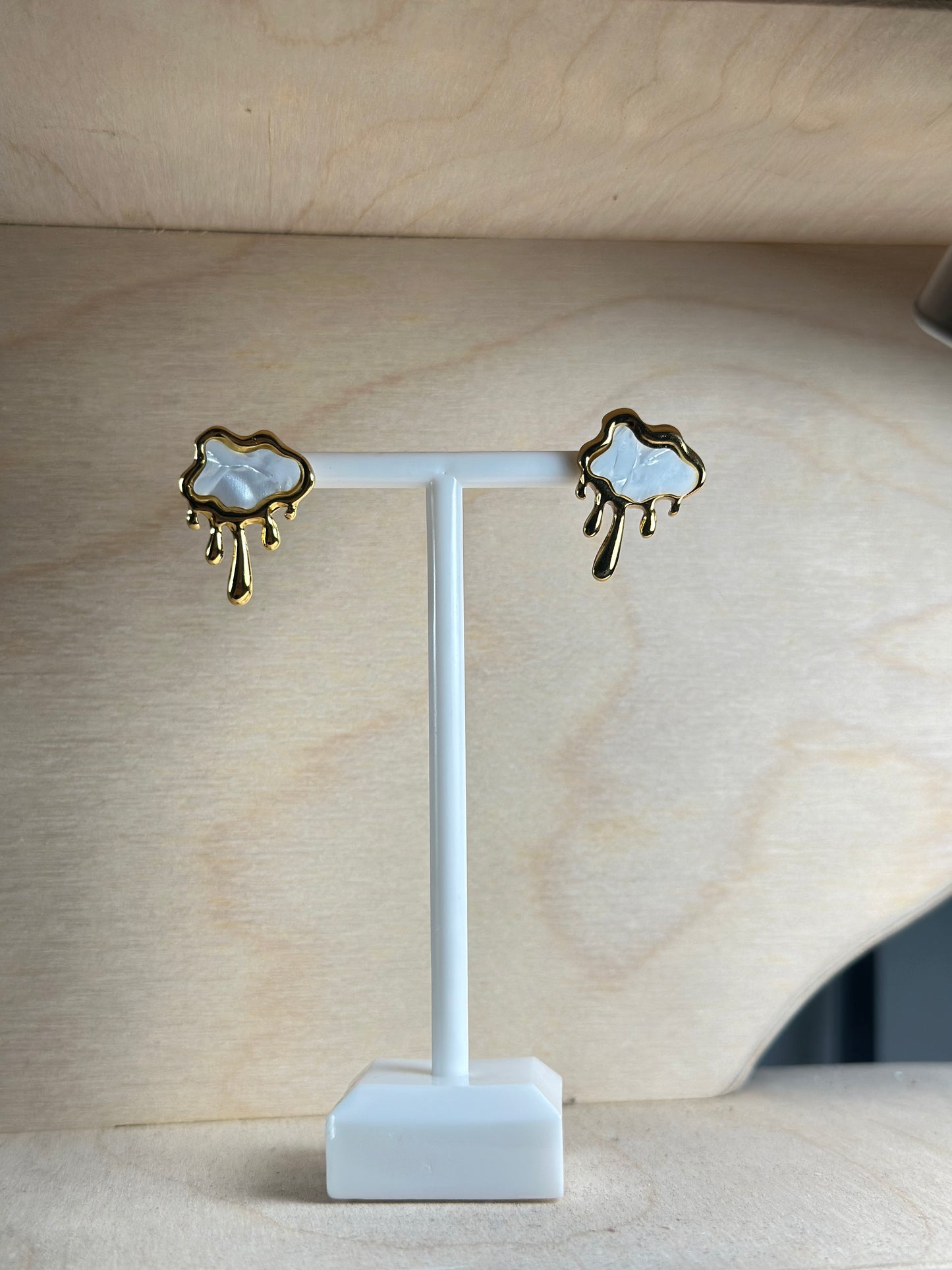 Cloud Studs